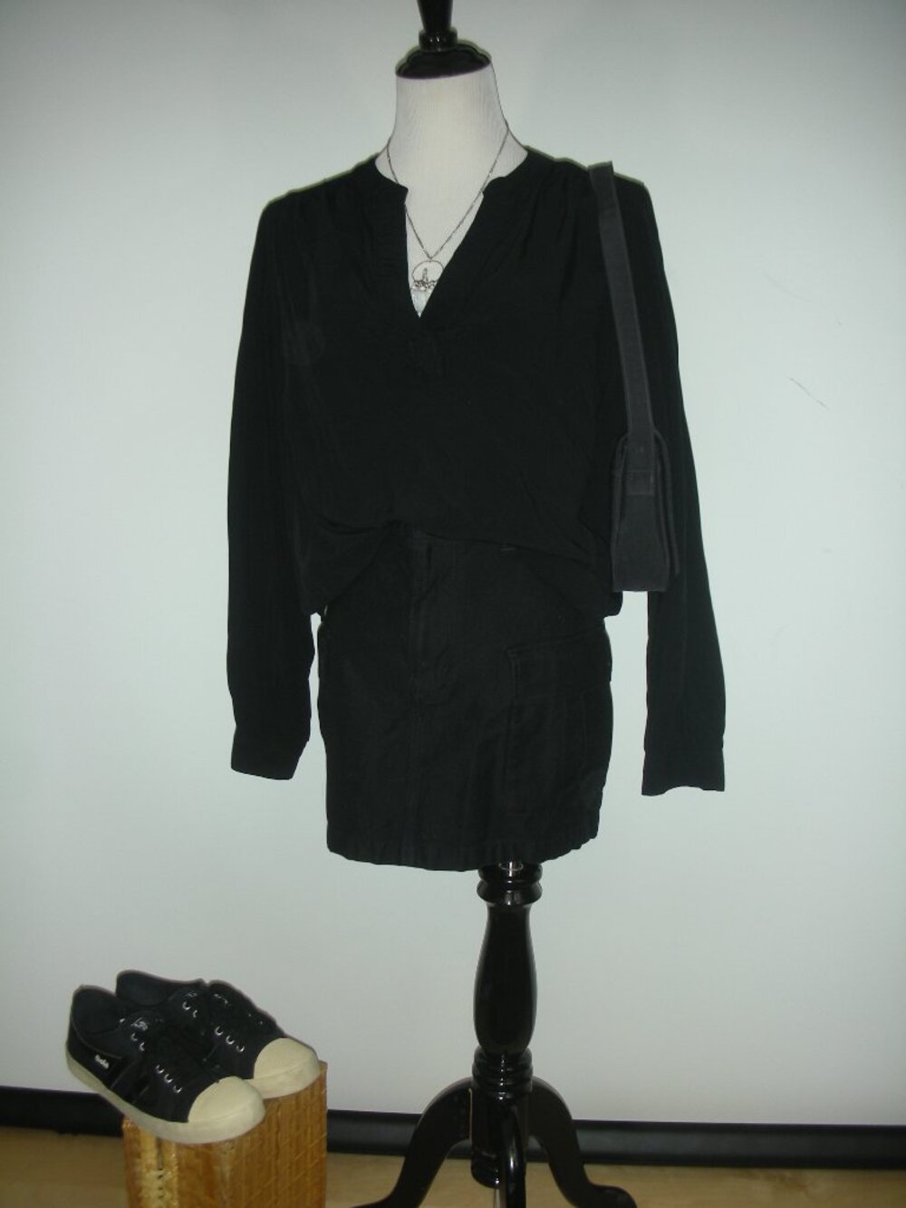 TNA Aritzia Black Cargo Mini Skirt Cotton Utility Y2K Streetwear Size 4